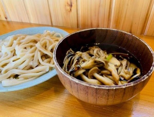 武蔵野うどんきのこ汁うどん